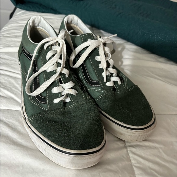 Vans - Picture 2 of 3